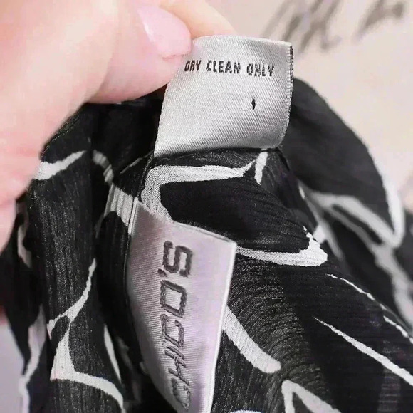 Chicos black/white 100% Silk Button Down Sheer Blouse Size 3 / Size XL - Picture 12 of 12